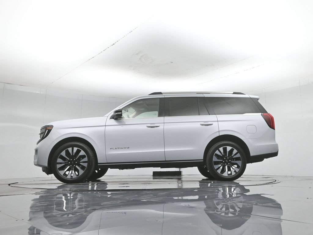 Used 2025 Ford Expedition Platinum w/ Driver's Package AWD/4WD image 8