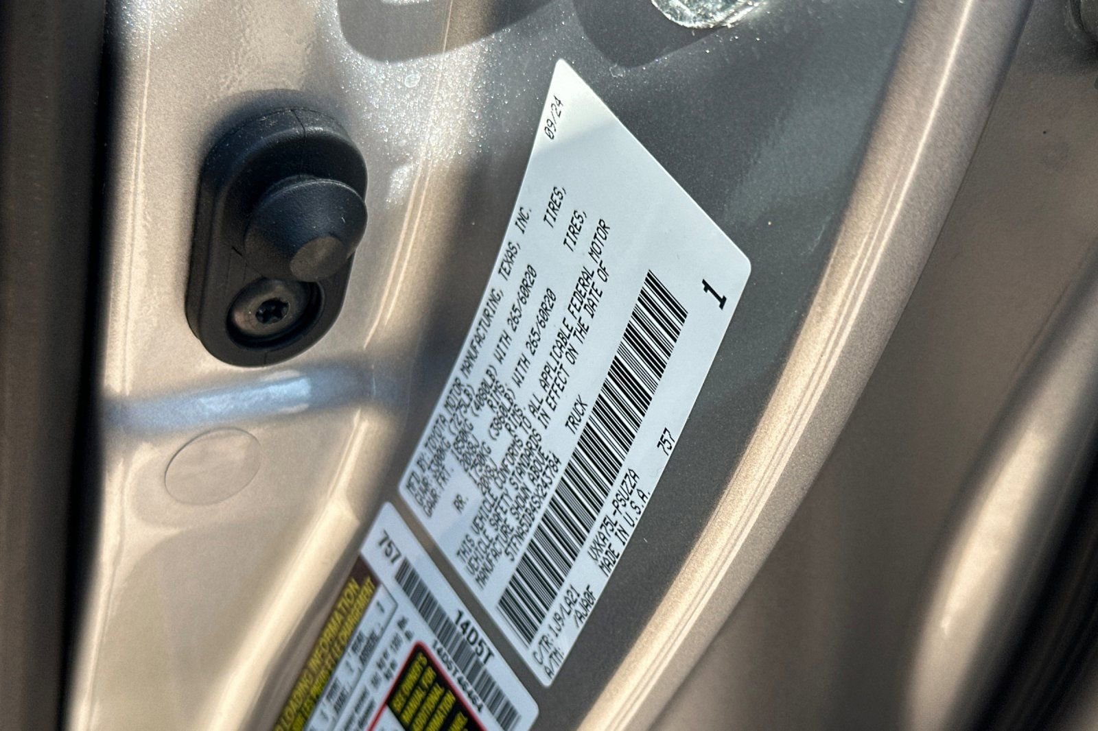 Used 2025 Toyota Tundra Platinum AWD/4WD image 36