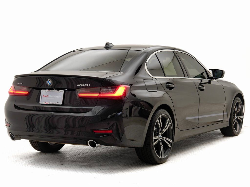 Used 2020 BMW 330i xDrive Sedan w/ Convenience Package AWD/4WD image 3