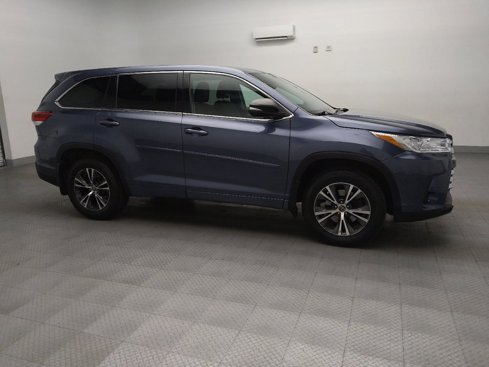 Used 2018 Toyota Highlander LE w/ Protection Package #3 AWD/4WD image 11