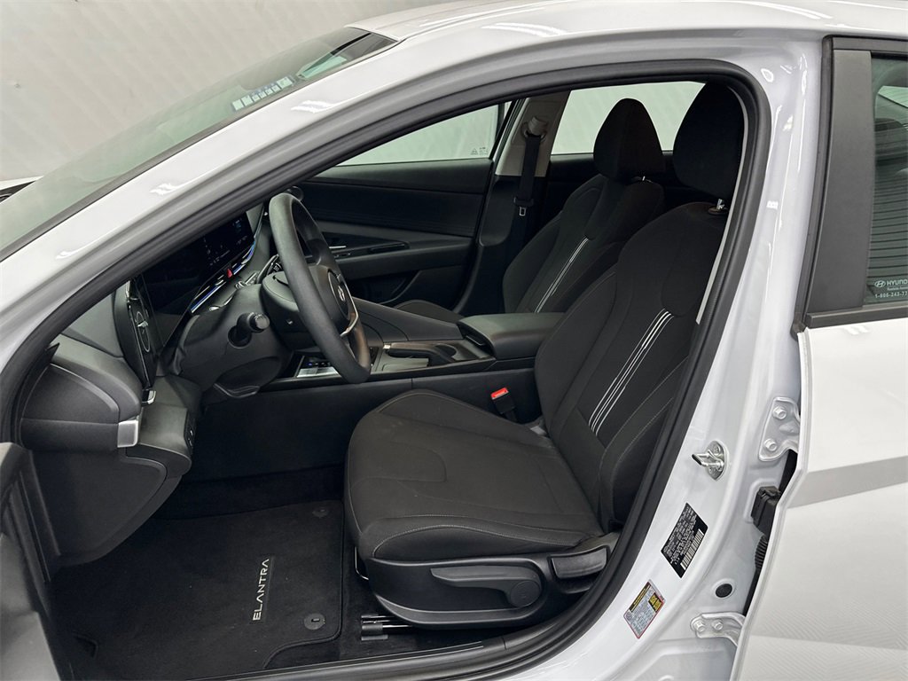 Used 2024 Hyundai Elantra SEL image 9