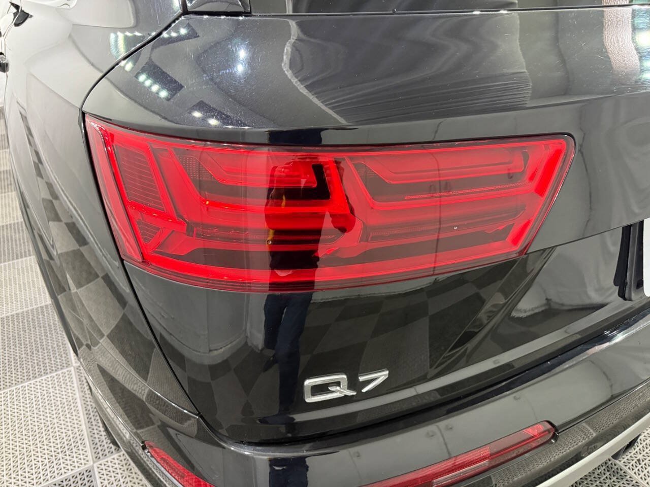 Used 2019 Audi Q7 3.0T Prestige AWD/4WD image 37