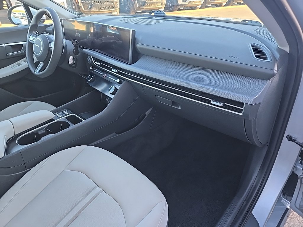 Used 2025 Hyundai Sonata SEL FWD image 31