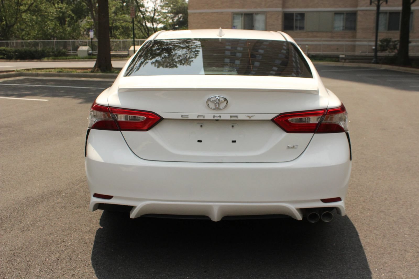 Used 2019 Toyota Camry SE FWD image 7