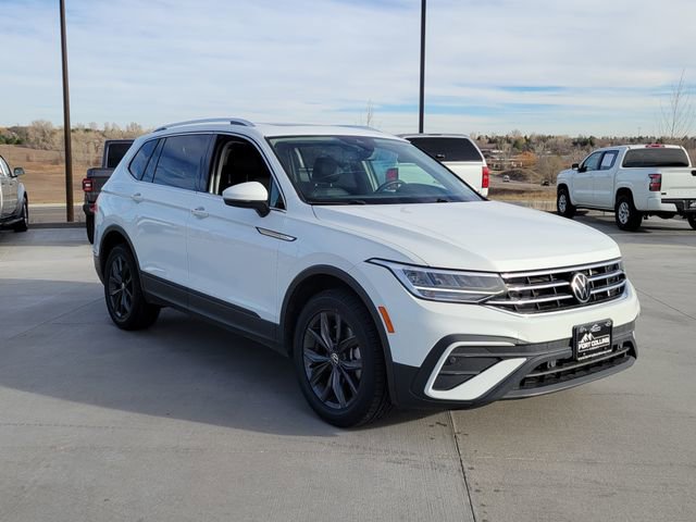 Used 2022 Volkswagen Tiguan SE w/ Panoramic Sunroof Package AWD/4WD image 4