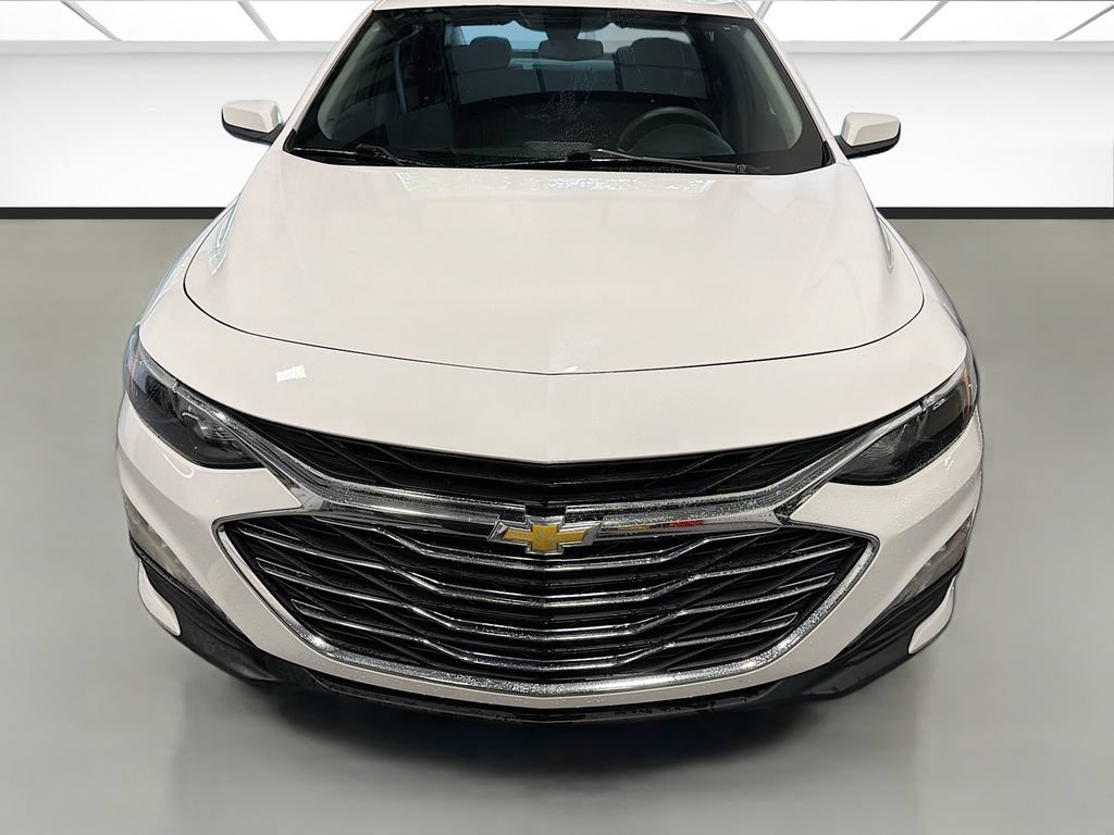 Used 2021 Chevrolet Malibu LT FWD image 2