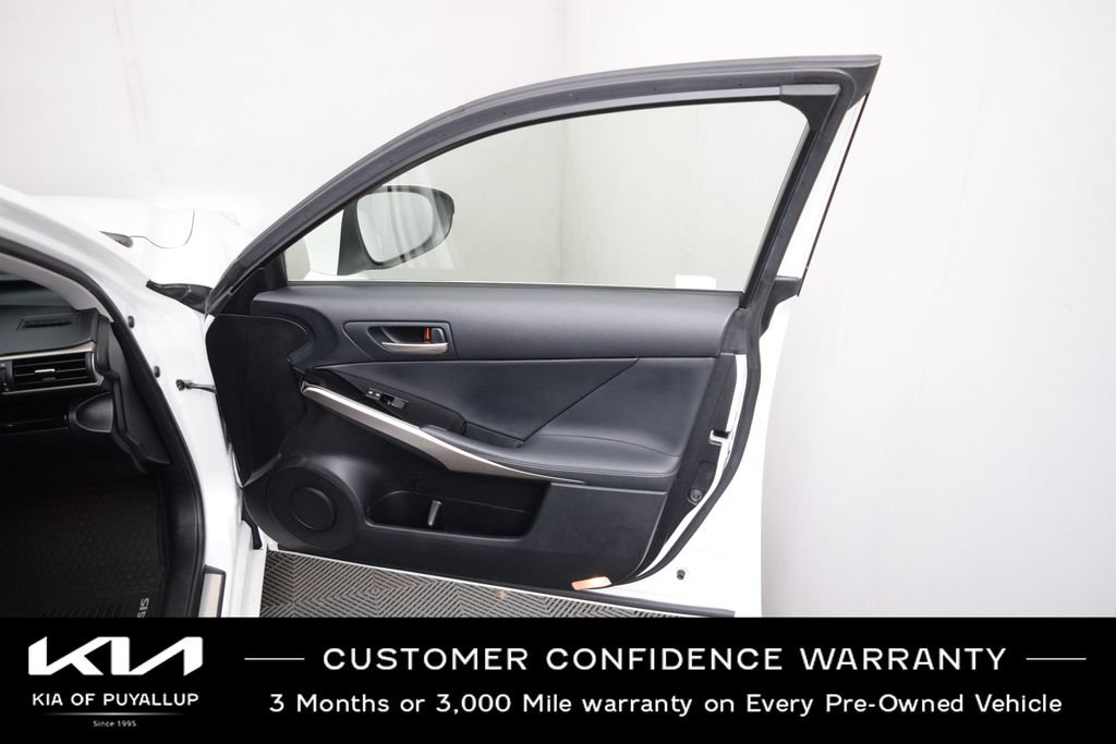 Used 2017 Lexus IS 200t RWD image 15