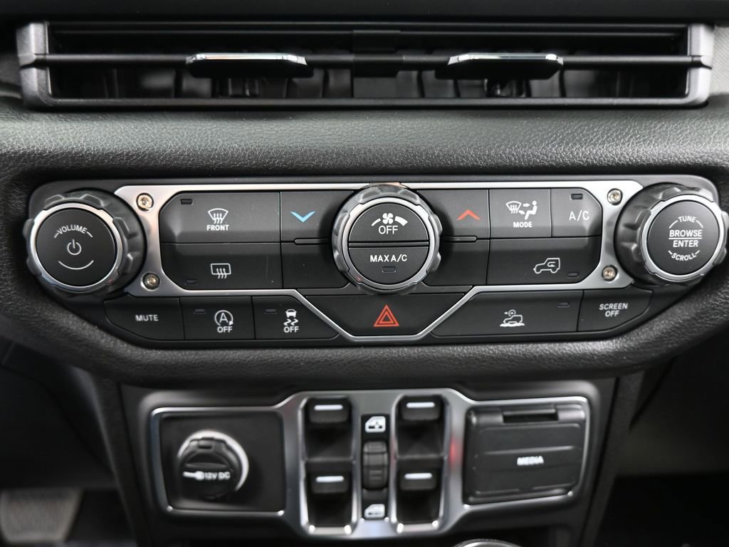 New 2026 Jeep Gladiator Sport AWD/4WD image 17