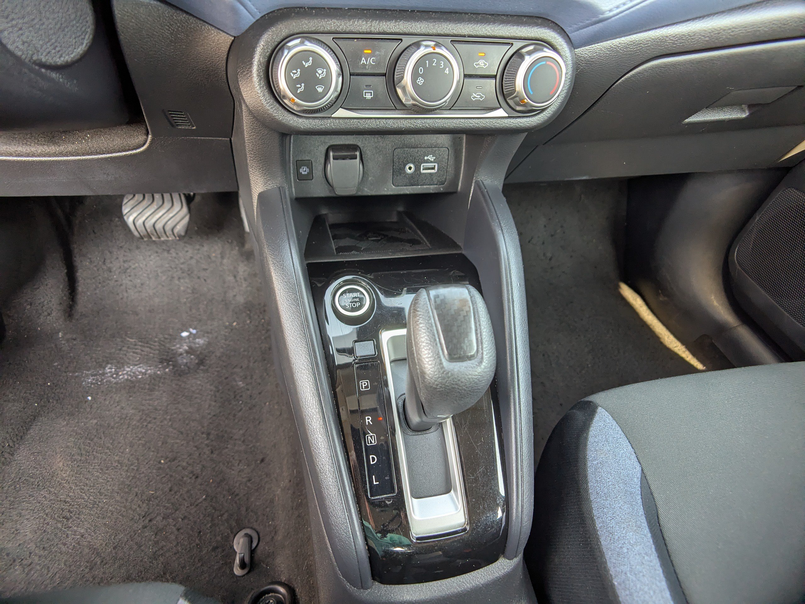 Used 2024 Nissan Versa SV FWD image 20