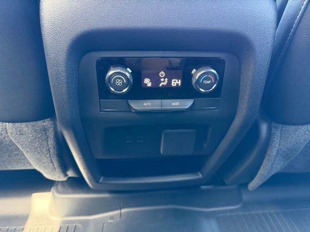 New 2026 Chevrolet Traverse LT w/ Driver Confidence Package FWD image 11
