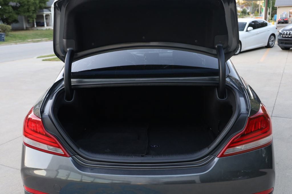 Used 2019 Genesis G70 2.0T Advanced RWD image 26