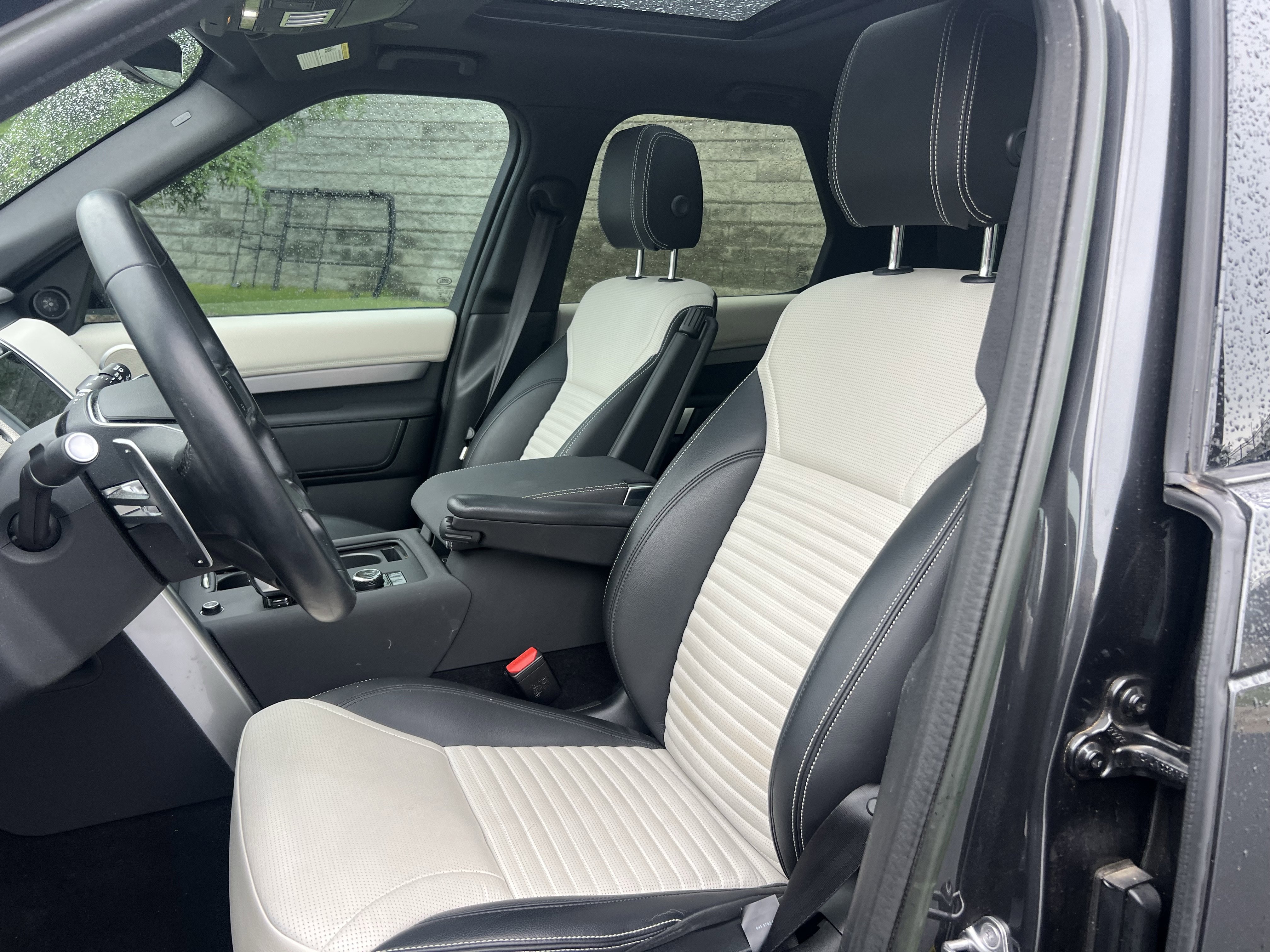 Certified 2023 Land Rover Discovery S R-Dynamic AWD/4WD image 13