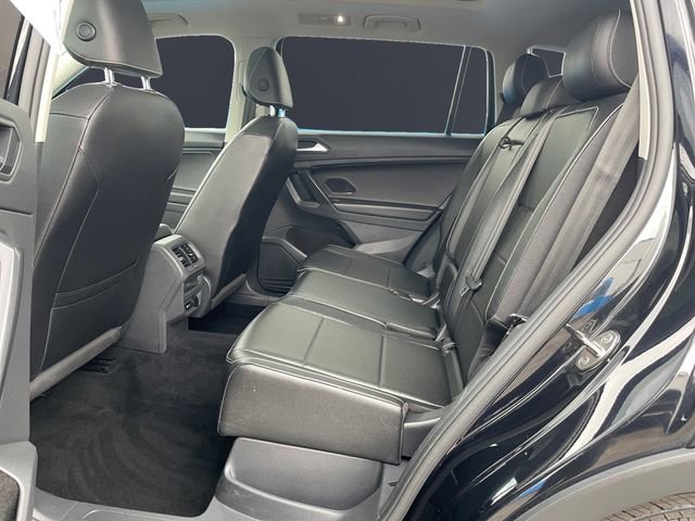 Used 2021 Volkswagen Tiguan SE w/ Panoramic Sunroof Package AWD/4WD image 13