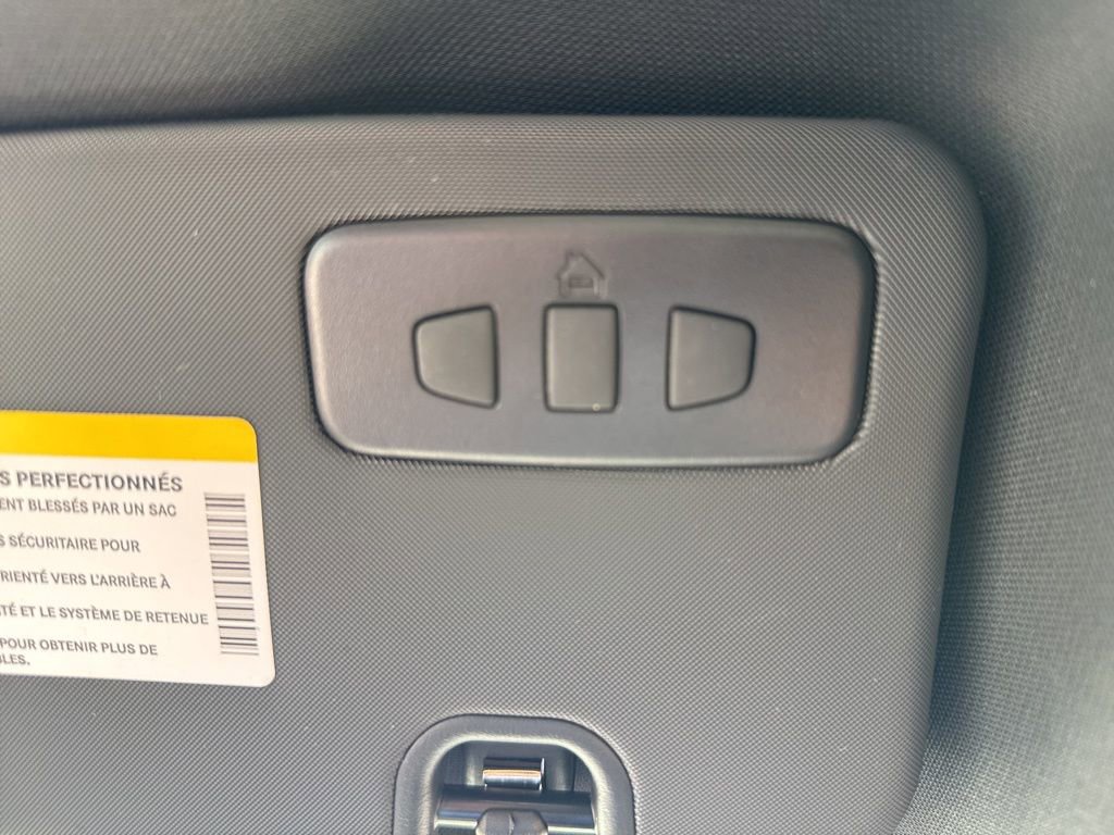 New 2025 Alfa Romeo Giulia AWD w/ Driving Assist Package image 16