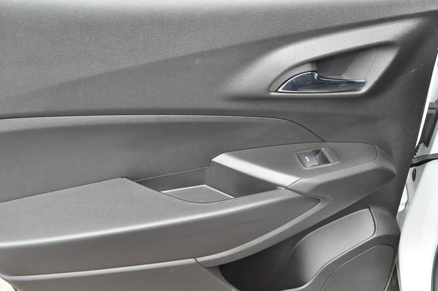 Used 2025 Chevrolet Trax RS w/ Driver Confidence Package image 18