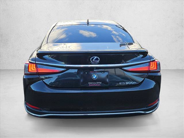 Used 2022 Lexus ES 300h w/ Accessory Package FWD image 6
