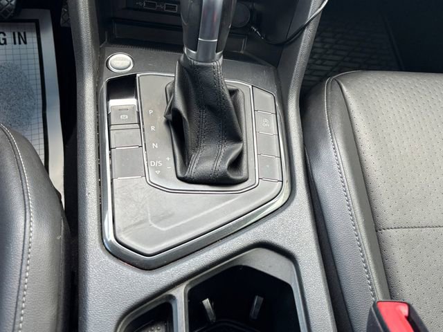 Used 2018 Volkswagen Tiguan SEL FWD image 5