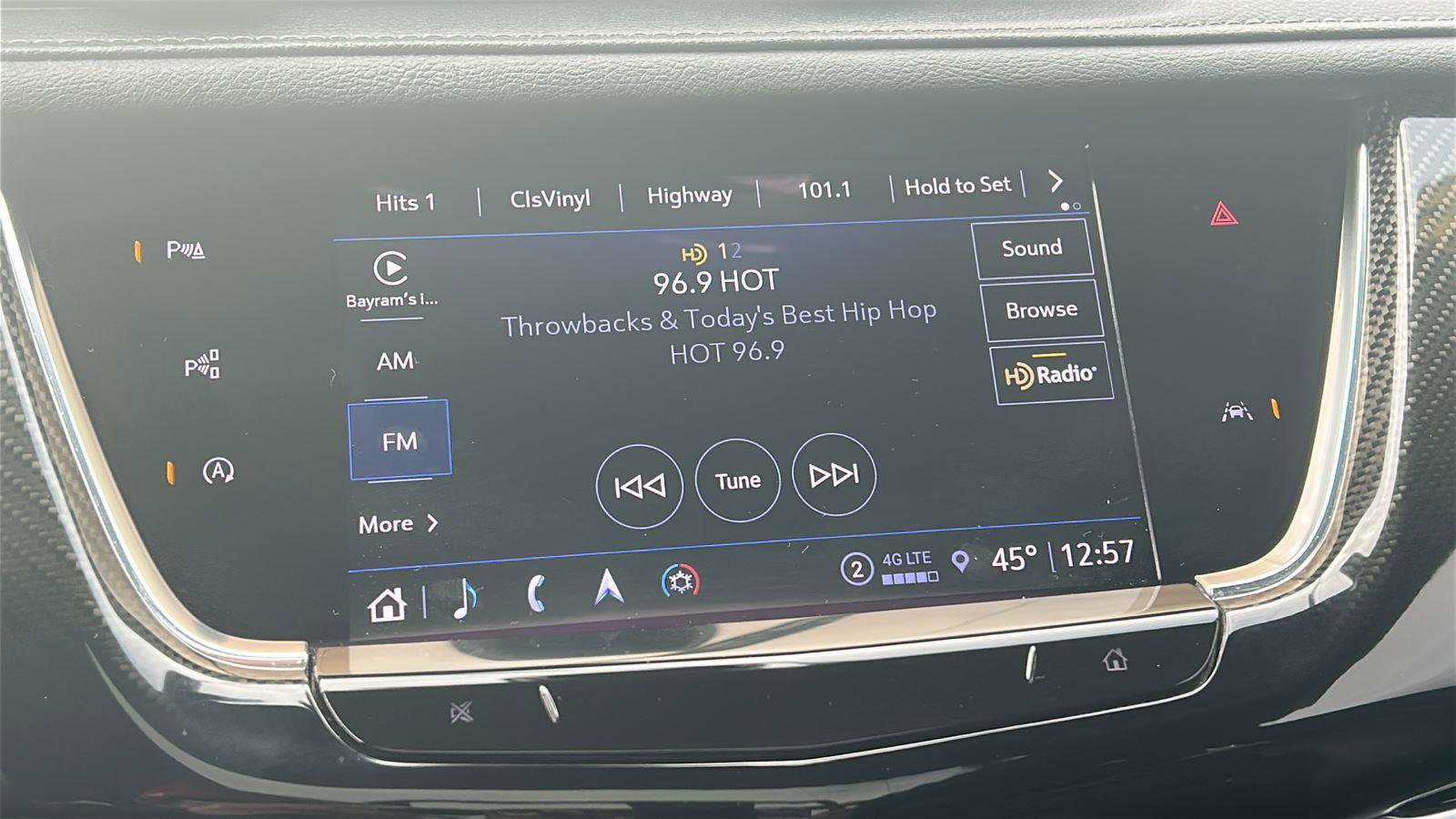 Used 2022 Cadillac XT6 Sport w/ Technology Package image 24