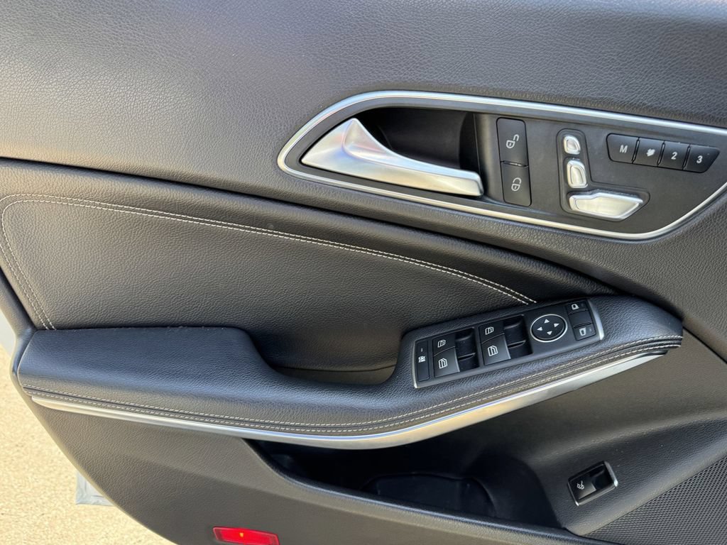 Used 2018 Mercedes-Benz CLA 250 image 16