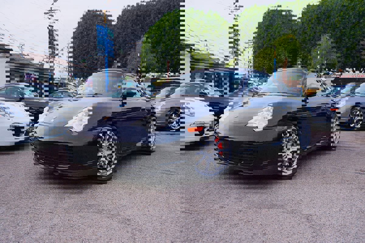 Used 2004 Porsche 911 Carrera 4S image 1