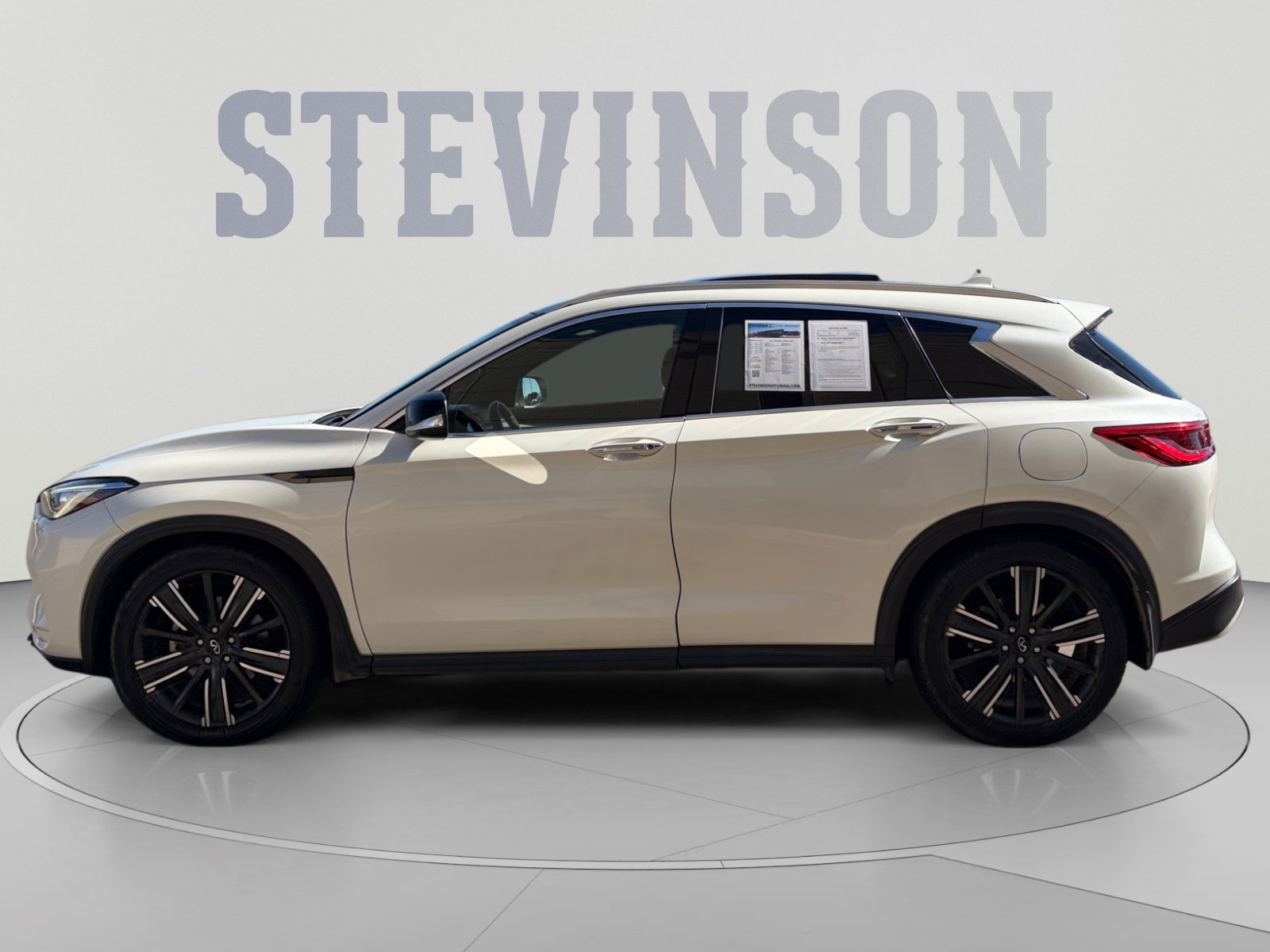 Used 2021 INFINITI QX50 Luxe w/ Appearance Package AWD/4WD image 2