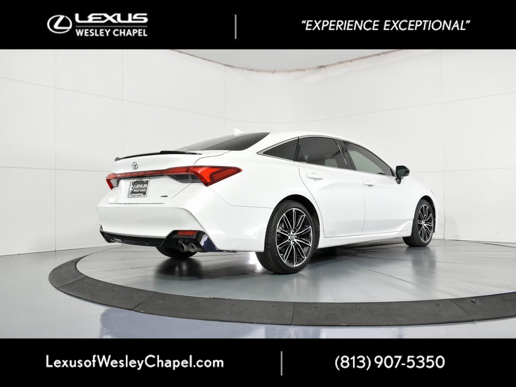Used 2019 Toyota Avalon XSE image 6