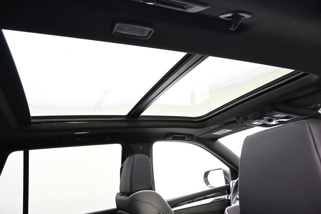 New 2026 Cadillac Escalade Luxury w/ Touring Package image 17