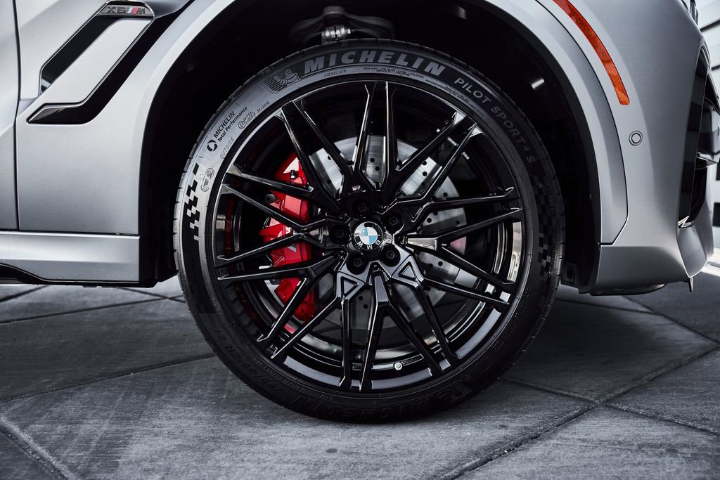 Used 2026 BMW X6 M Competition w/ Executive Package image 22