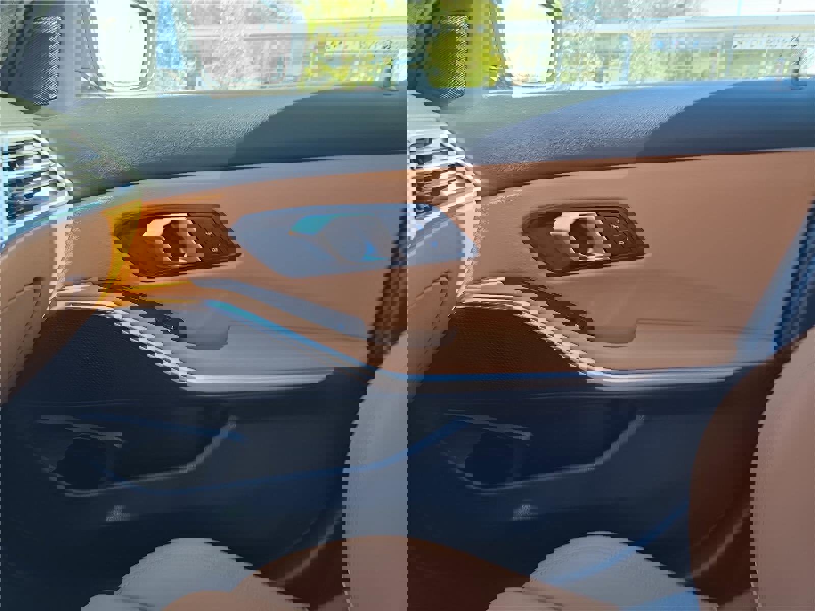 Certified 2025 BMW 330i xDrive Sedan w/ Premium Package image 23