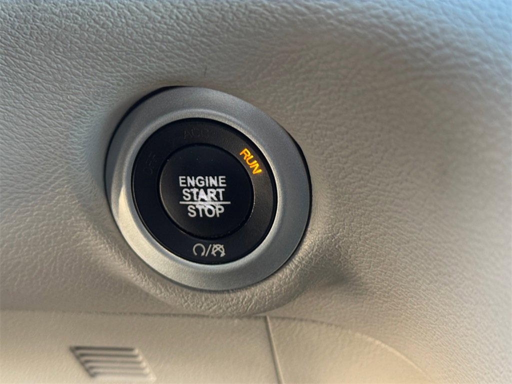 Certified 2019 Chrysler Pacifica Touring-L image 17