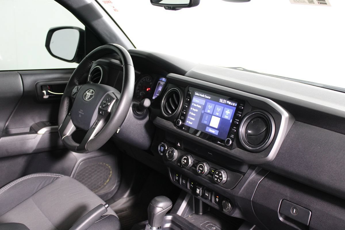 Used 2020 Toyota Tacoma TRD Sport w/ Technology Package AWD/4WD image 12