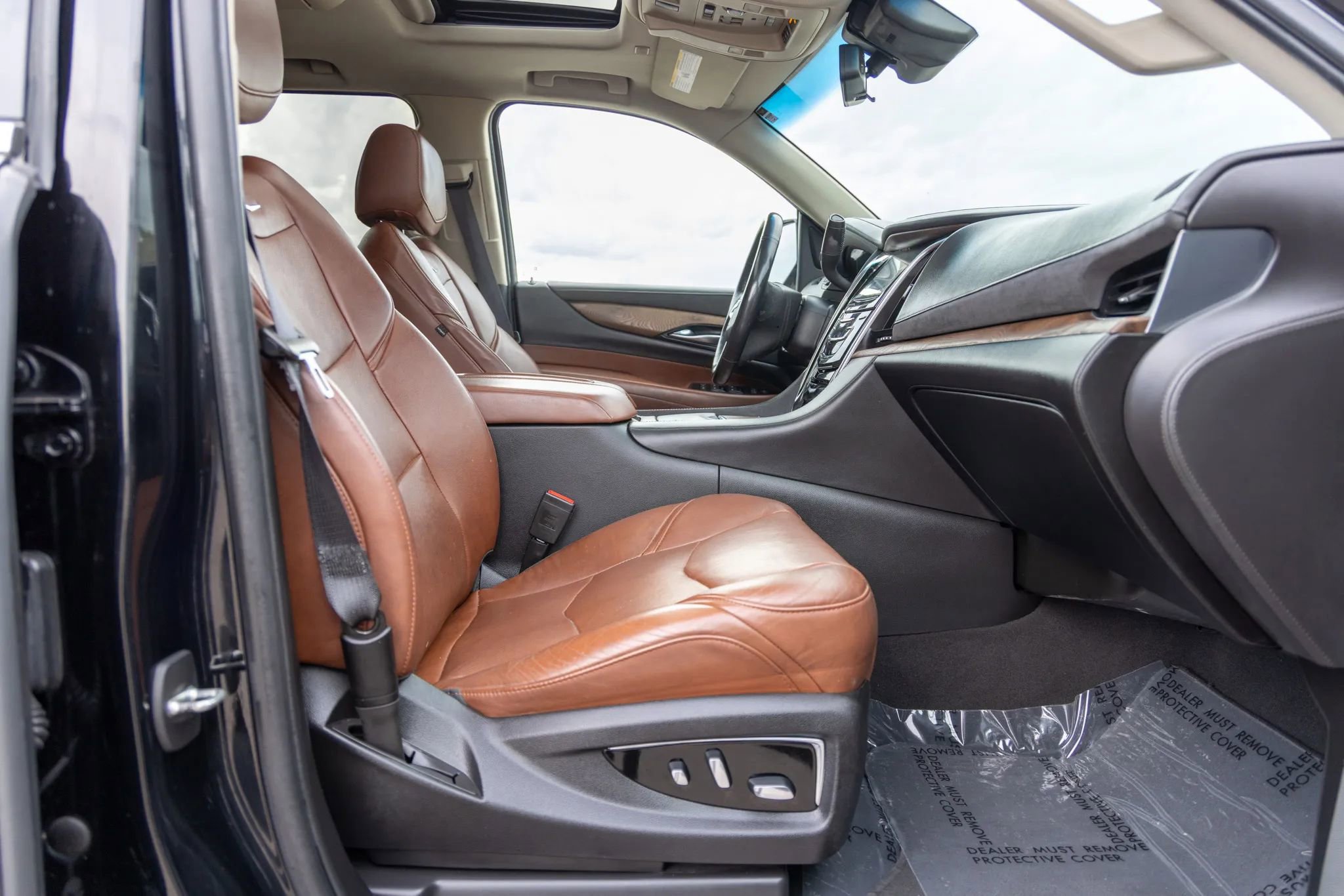 Used 2019 Cadillac Escalade Premium Luxury image 17