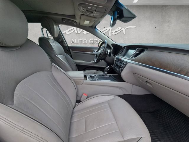 Used 2015 Hyundai Genesis 3.8 w/ Option Group 04 image 24