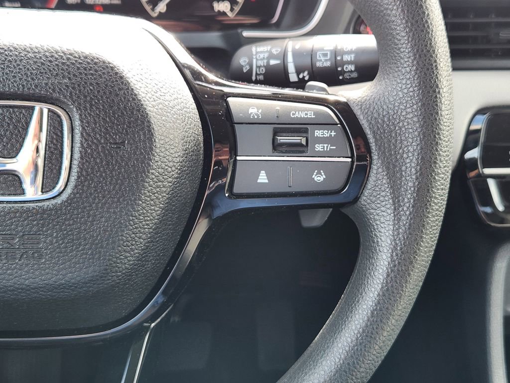 Used 2023 Honda Pilot LX image 18