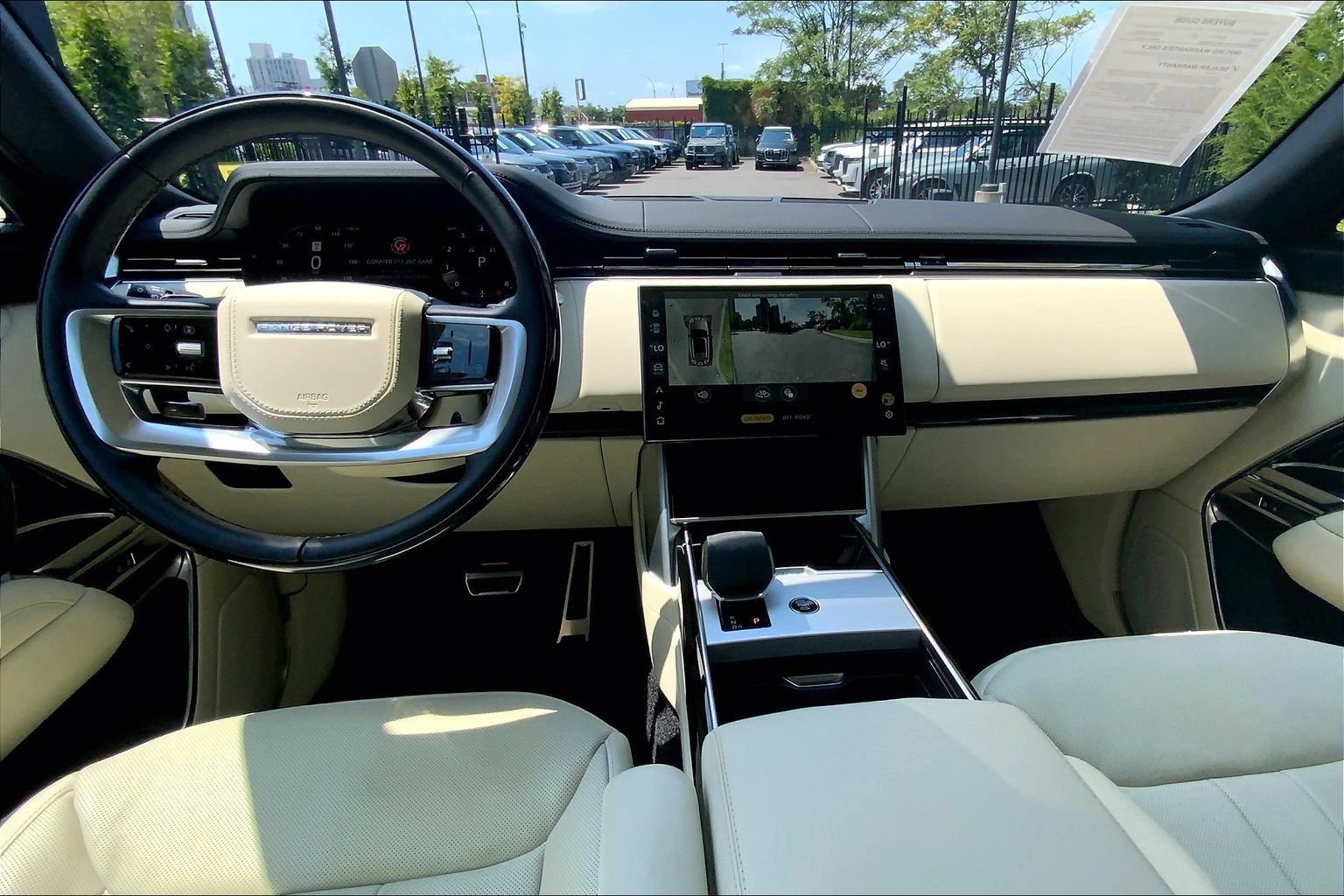 Certified 2025 Land Rover Range Rover SE AWD/4WD image 15
