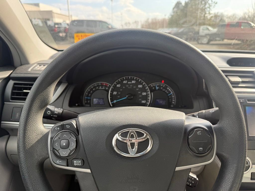 Used 2012 Toyota Camry LE image 17