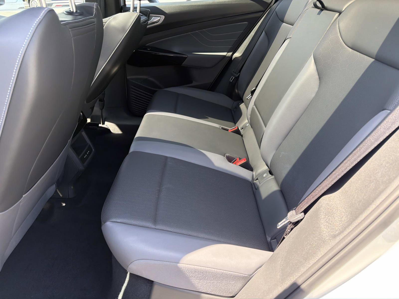 Used 2024 Volkswagen ID.4 S RWD image 10