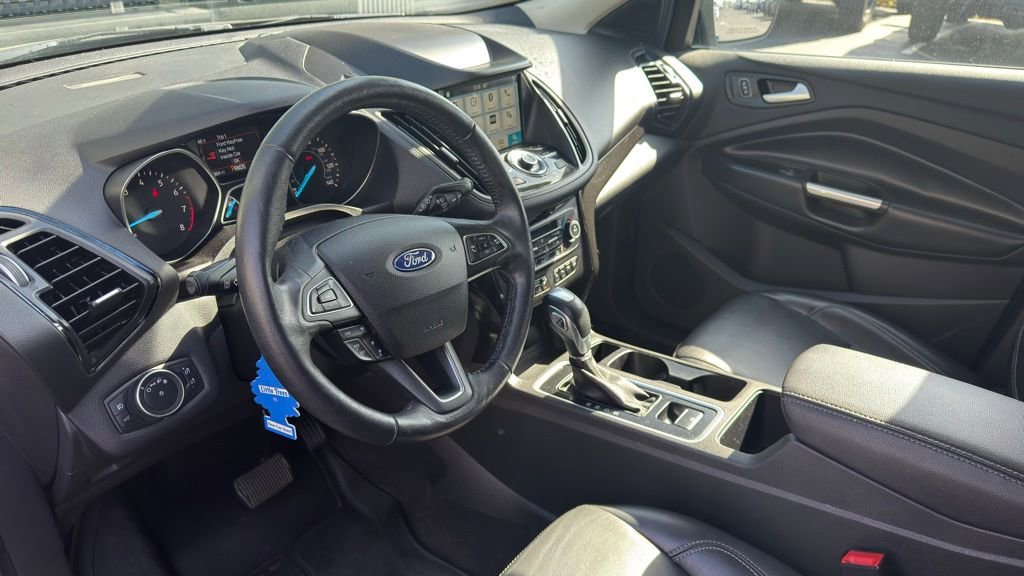 Used 2019 Ford Escape Titanium image 9