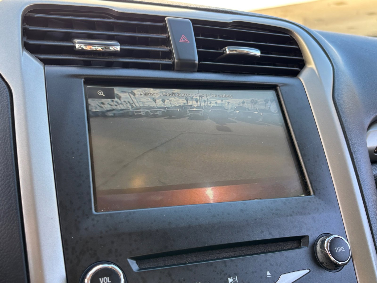 Used 2015 Ford Fusion SE w/ Equipment Group 202A image 27