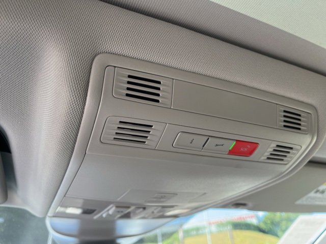 New 2025 Volkswagen Taos SE image 25