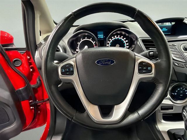 Used 2015 Ford Fiesta SE FWD image 15