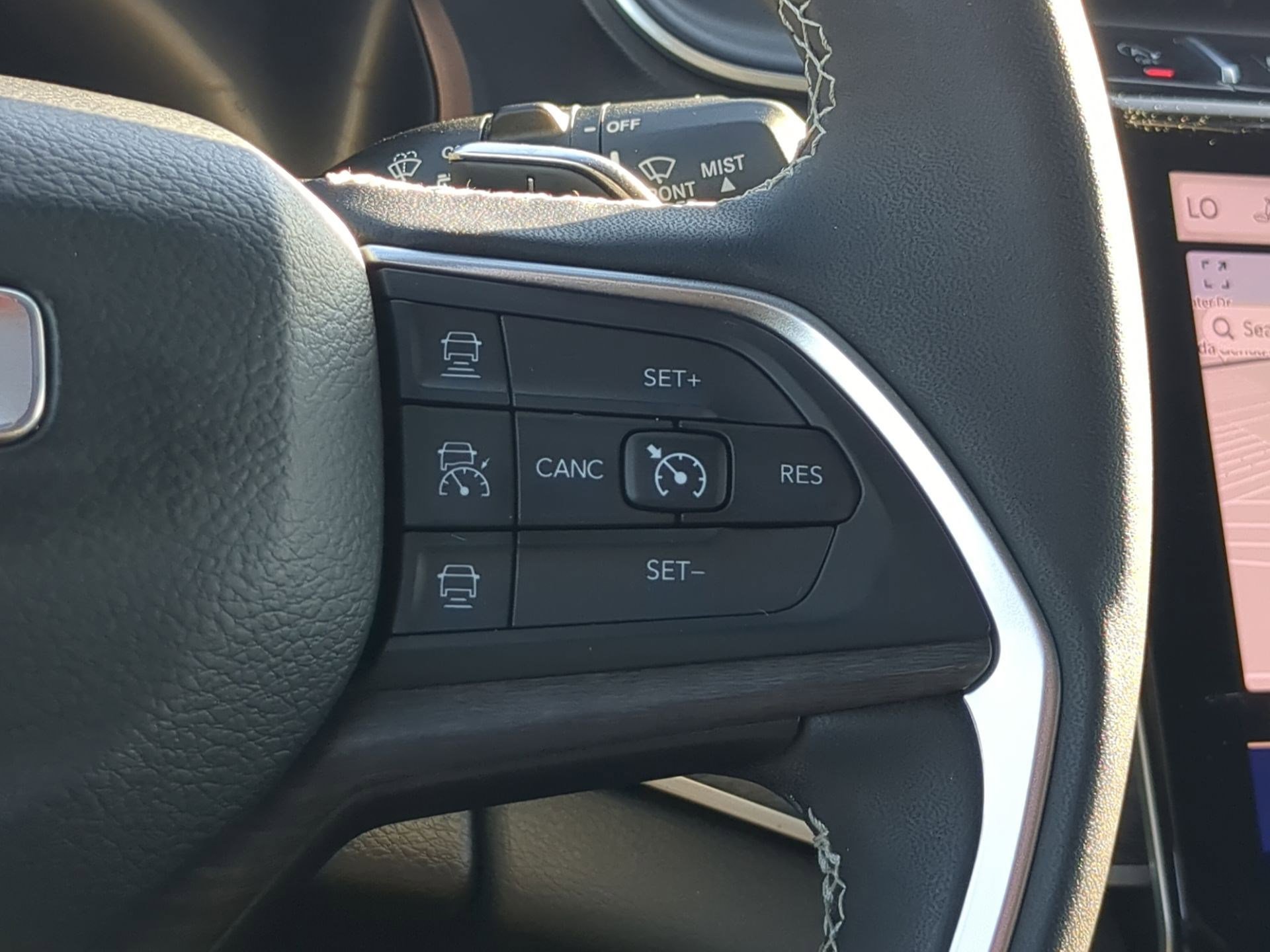 Used 2024 Jeep Grand Cherokee L Limited image 18