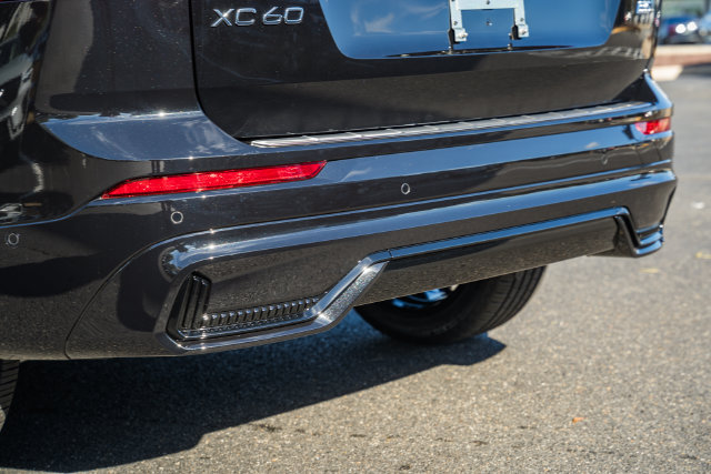 New 2027 Volvo XC60 B5 Plus AWD/4WD image 9