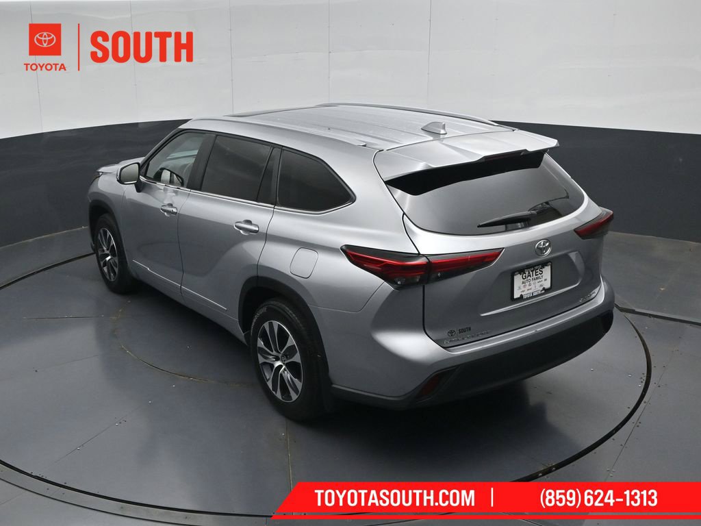 Used 2023 Toyota Highlander XLE AWD/4WD image 55