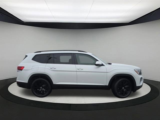 New 2026 Volkswagen Atlas SE image 8