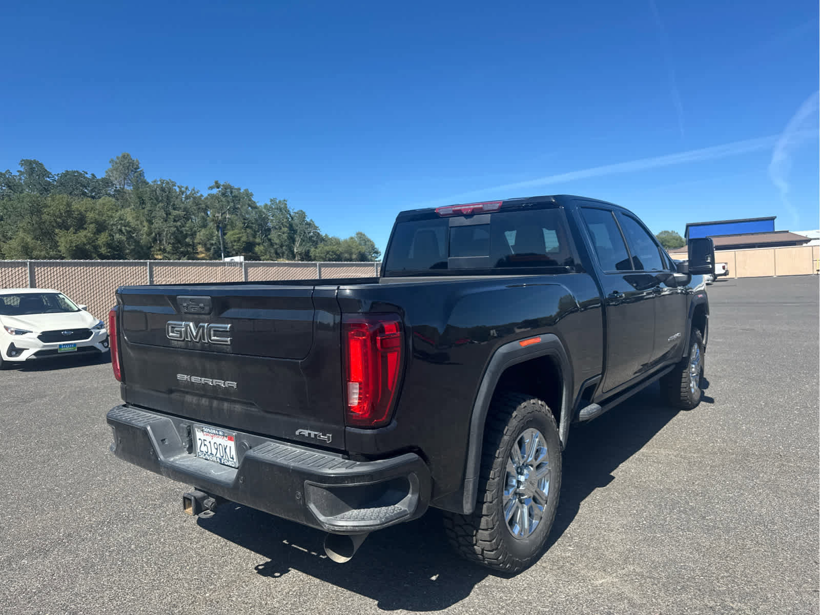 Used 2023 GMC Sierra 3500 AT4 w/ AT4 Premium Plus Package AWD/4WD image 5