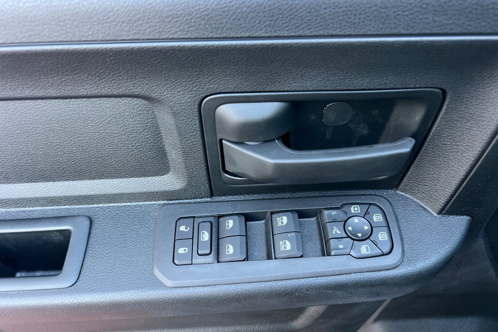 New 2026 RAM 3500 Tradesman AWD/4WD image 7