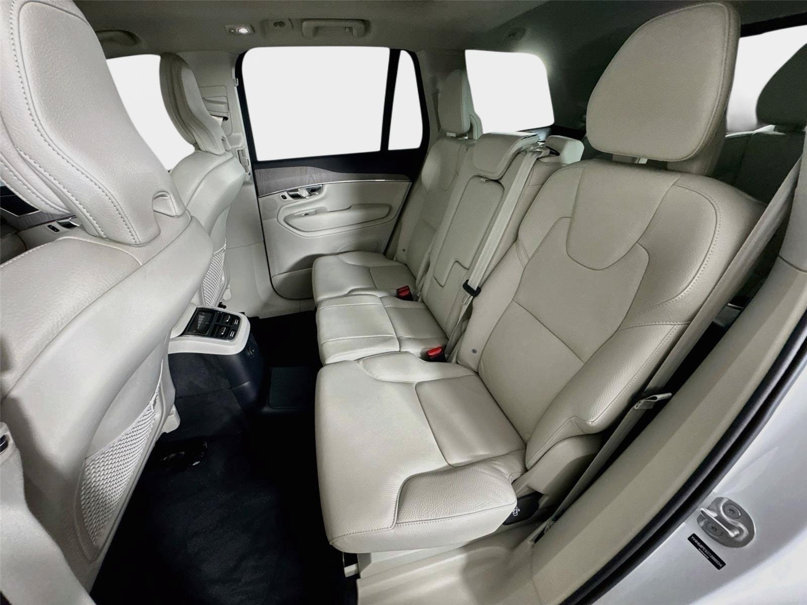 Used 2025 Volvo XC90 T8 Plus w/ Protection Package Premier AWD/4WD image 23
