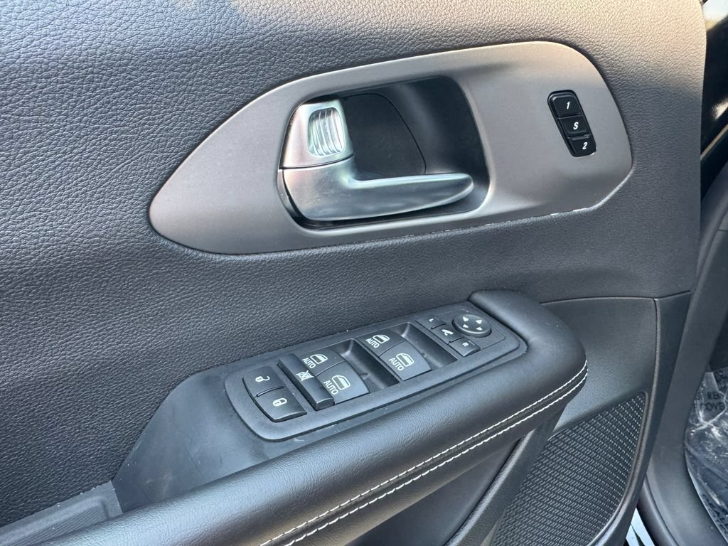 New 2027 Chrysler Pacifica Limited AWD/4WD image 14