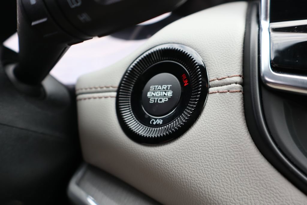 Used 2024 Jeep Compass Limited image 18